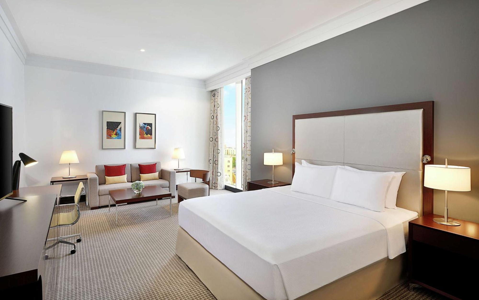 Doubletree By Hilton Doha - Al Sadd Hotel Exterior photo A room at the hotel