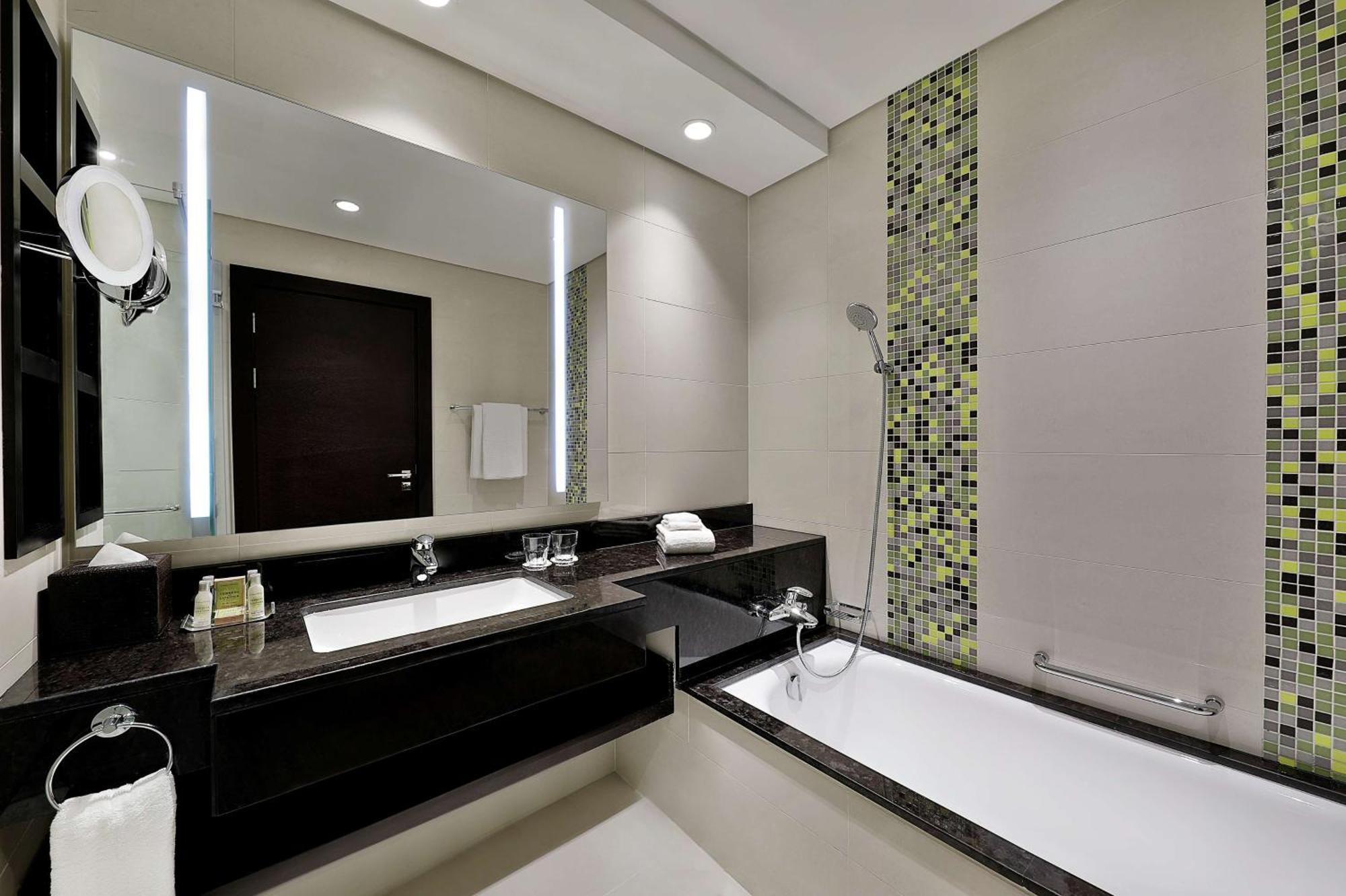 Doubletree By Hilton Doha - Al Sadd Hotel Exterior photo Bathroom